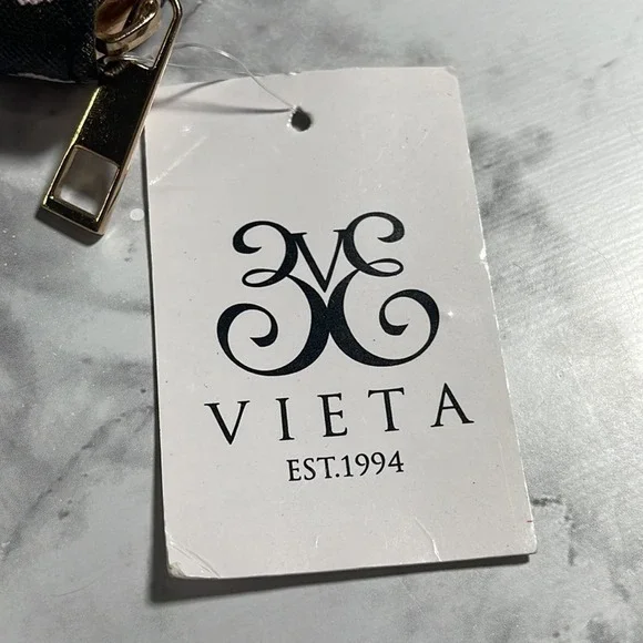 Vieta Llama Print Wallet NWT - Picture 9 of 10